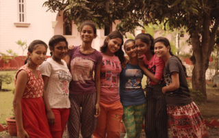 girls posing for the photograph